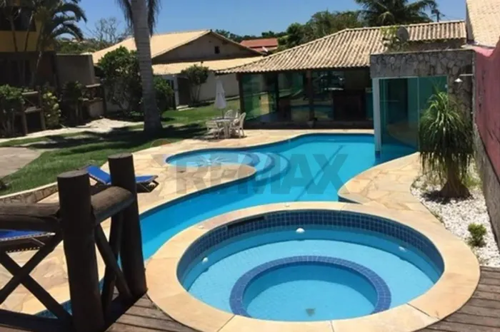 Pousada à venda em Geribá, piscina, sauna, 9 suítes e 1 apto. 1500m² total! Rentabilidade