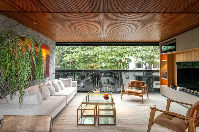 Apartamento com varanda integrada em condomínio contemporâneo no Jardim Oceânico