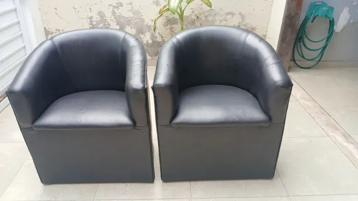 Vendo 2 poltronas 