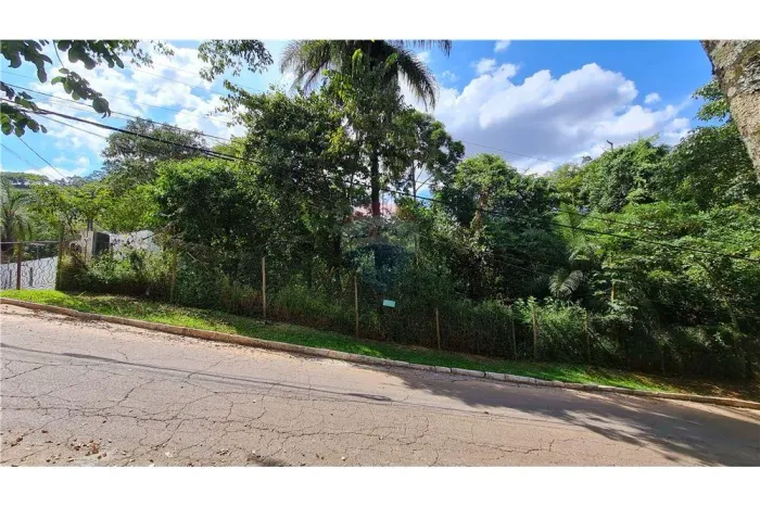 Vendo lote no bosque do Jambreiro com projeto arquitetônico e aprovação de supressão de ma
