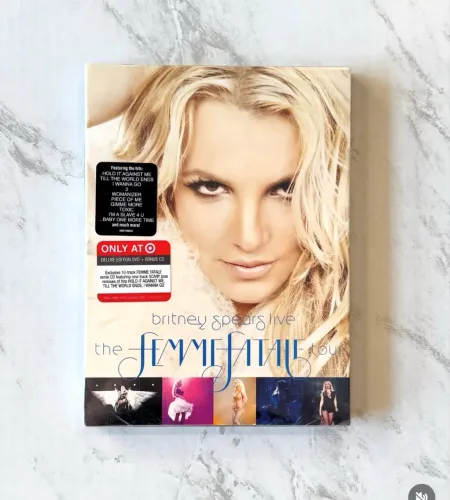 DVD + CD bonus LACRADO RARO Britney Spears - Femme Fatale Tour (edição TARGET) com SCARY