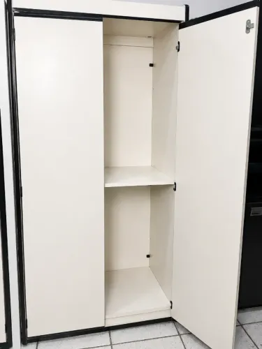 ARMÁRIO ALTO PARA ESCRITÓRIO - 02 PORTAS - ÓTIMO ESTADO