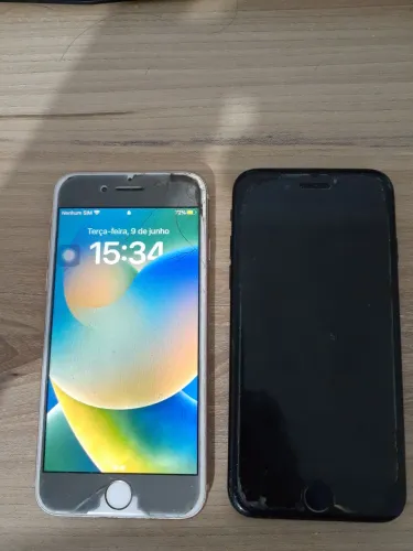 2 iPhone 8 ( somente 1 não liga)