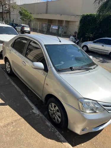 Toyota Etios XS Sedan 1.5 Flex 16V 4P Mec. 2013