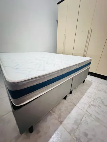 CAMA BOX QUEEN SIZE COM MOLAS ENSACADAS