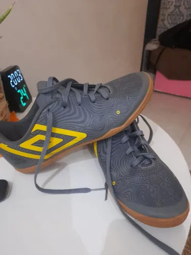 Vende-se chuteira tamanho 40
