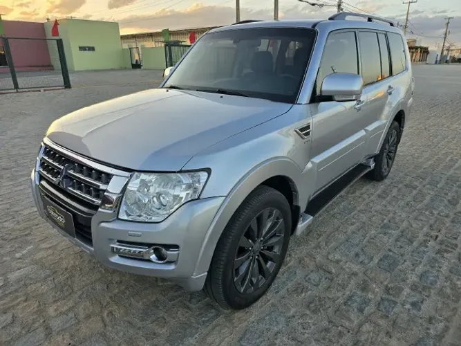 Mitsubishi Pajero HPE Full 3.2 4X4 T.i.dies. 5P AUT 2016