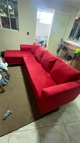 Sofá com chaise