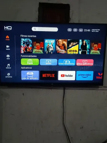 Televisão 32 polegada smart, 9 meses de uso, o controle e original só tá sem a tampa