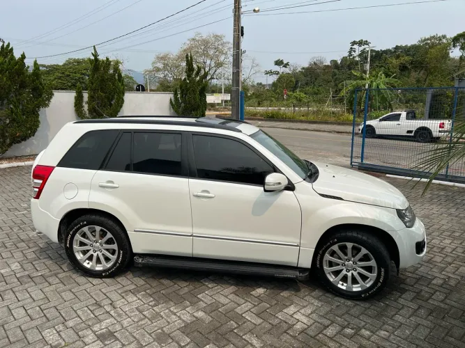 Suzuki Grand Vitara 2.0 16V 4x2/4x4 5P Aut. 2014