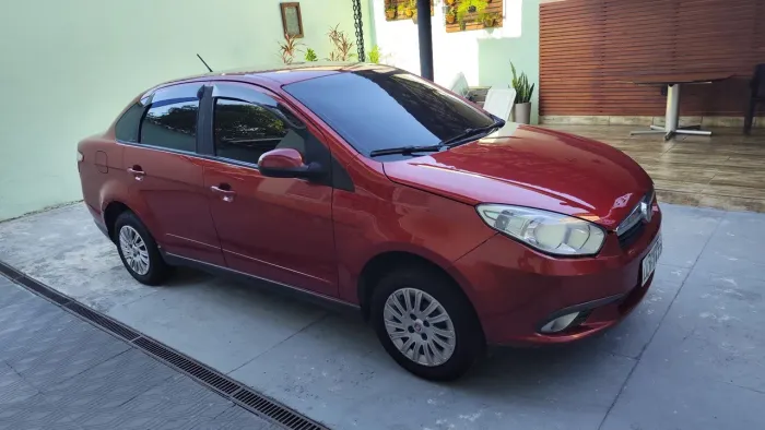 Fiat Grand Siena Tetrafuel 1.4 EVO F. Flex 8V 2013