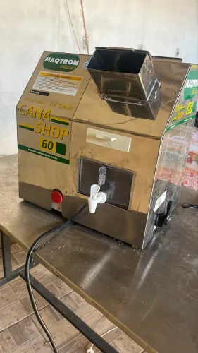 Máquina de Caldo de Cana Elétrica
