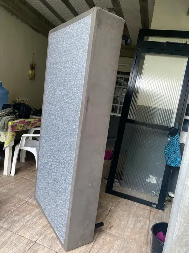 Box Solteiro (Com Rodinhas) - Ótimo Estado!