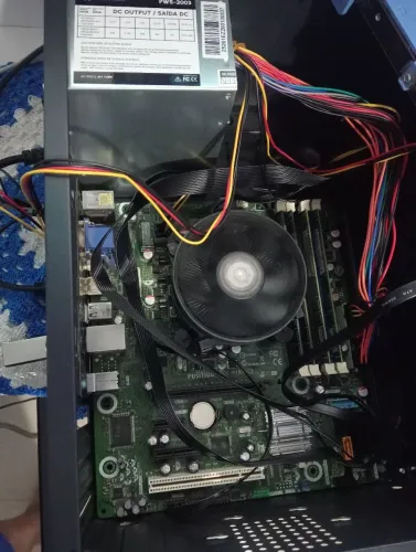 Cpu core I5 segunda geração, memória ddrr3 8gb cada ,total 32gb ram.