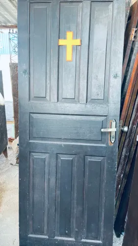 Vendo porta de madeira 80 por 2.10