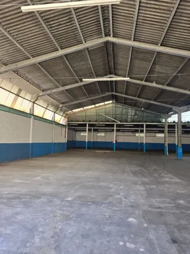 Três Rios - Galpão com 1.800m².