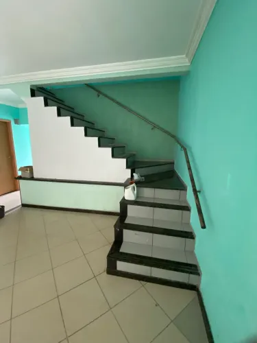 alugo casa 4 quartos 