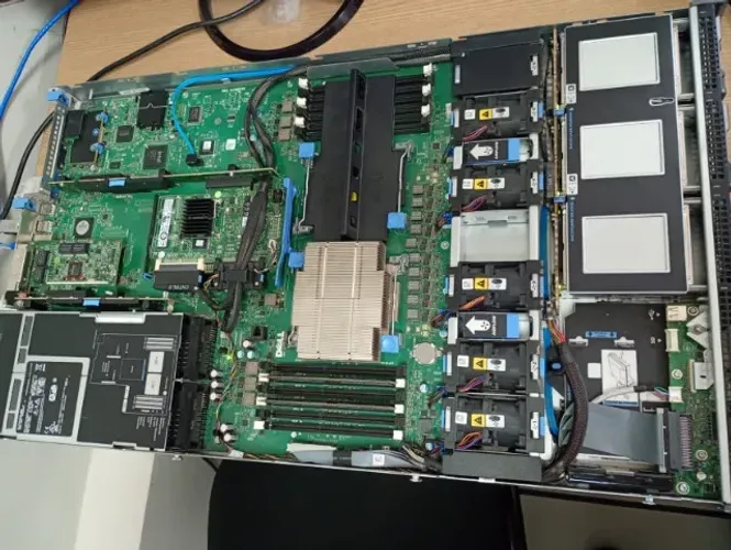 SERVIDOR DELL - PowerEdge R610