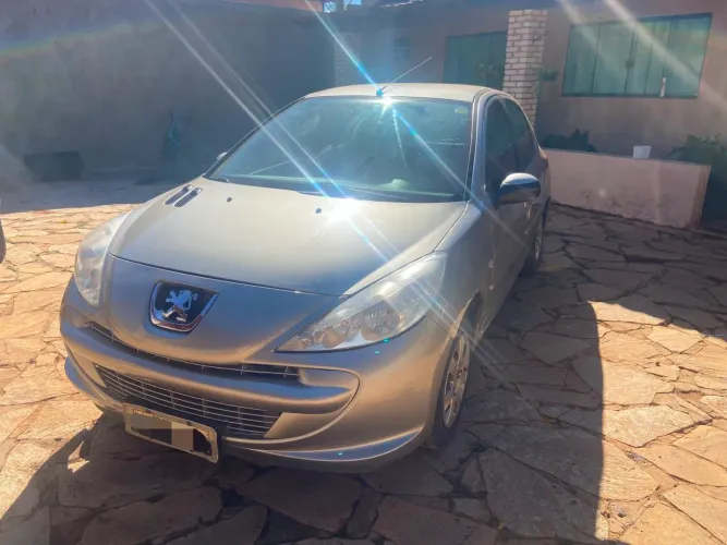Peugeot 207 XR 1.4 Flex 8V 5P 2013