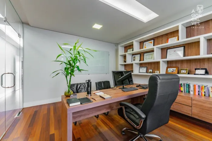 Casa comercial Mobiliada, Vista Alegre, Curitiba.