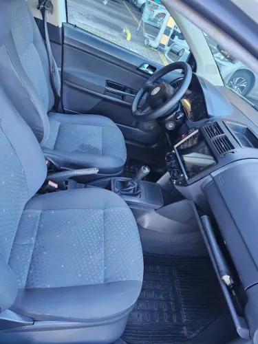 Volkswagen Polo Sedan 1.6 MI 101cv 8V 4P 2003