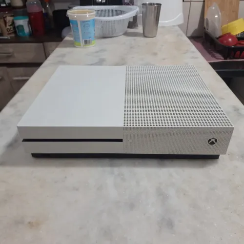 Xbox One S branco de 512Gb (sem controle)