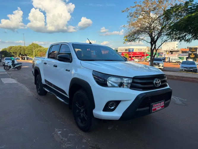 Toyota Hilux CD SR Chall. 4X4 2.8 TDI Dies Aut. 2018