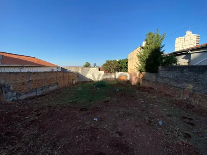 Terreno à venda em Campinas, Vila Nova, com 300 m²