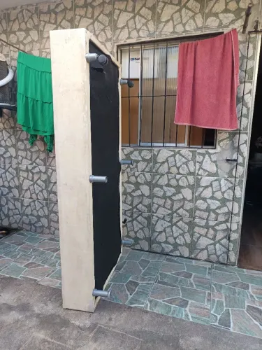 Box para de Solteiro usado,  diferencial dela com rodinhas. 