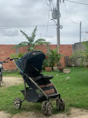 Carrinho de bebê + bebê conforto