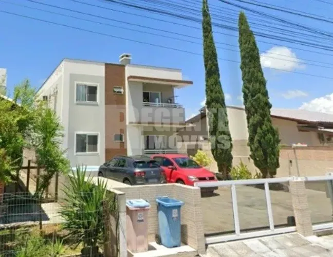 Apartamento 2 quartos no Bairro Carianos em Florianópolis