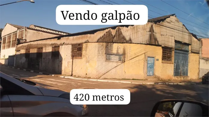 Galpão à venda em Taboão - SP