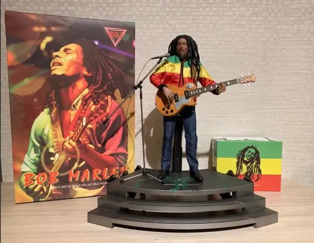 ACTION FIGURE BOB MARLEY ESCALA 1/6 WIN C. = HOT TOYS - INART - ENTERBAY - THREZEERO