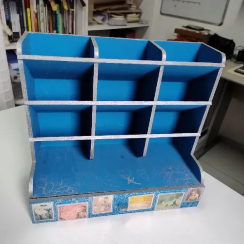 Porta-lápis e canetas de MDF azul