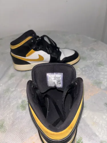 Nike Air Jordan 1 Mid Black/White/Gold Original - Tam. 37,5