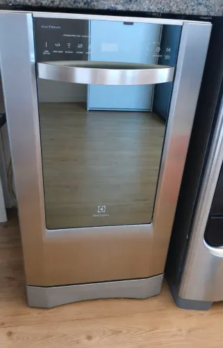 Máquina Lava-Louças Electrolux LE09X