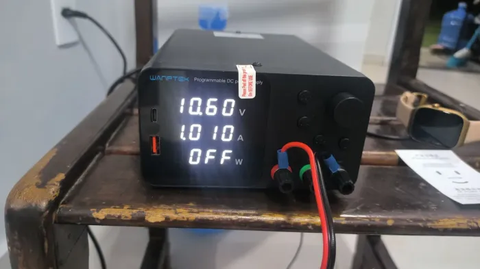 Fonte de bancada 30V - 10A