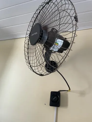 Vendo, tá seminovo 3 meses de uso