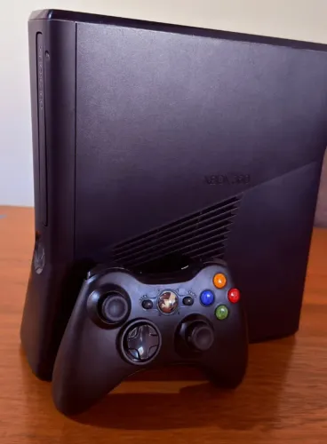 Xbox 360 RGH + 300 Jogos + Emuladores, 1TB Armazenamento Completo