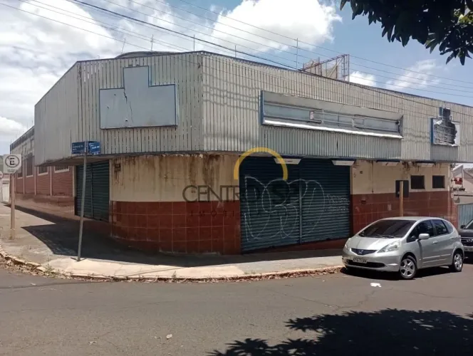 Galpão com 400 m², 1 doca + patio - Em frente a ITE - Vila Falcão