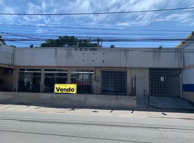LOJA/Galpão de 900 m2 na Teixeira de Gouveia, Centro/Macaé