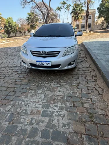 Toyota Corolla Altis 2.0 Flex 16V Aut. 2011