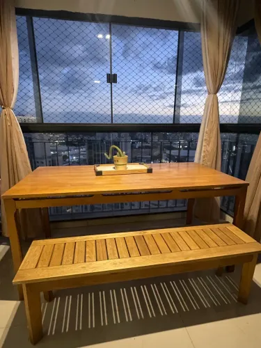 Mesa de madeira + banco 700