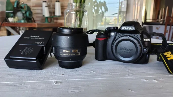 NIKON D3100 +LENTE 35 MM 1.8