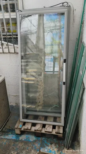 PORTA DE VIDRO PARA CÂMARA FRIA - CONGELAMENTO OU RESFRIAMENTO - PORTA TÉRMICA 0,67X1,57CM