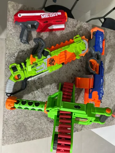 Armas nerf de brinquedo comprada nos EUA sem marcas de uso 