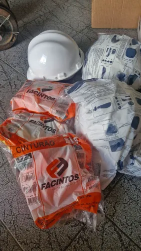 Cinturão trabalho em altura + capacete