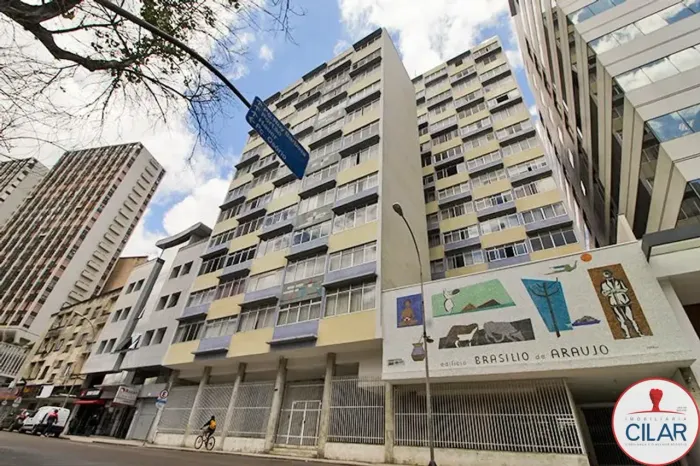 Imobiliária Cilar Aluga Apartamento com 3 quartos no Centro, Ref. 00667.001-CILAR