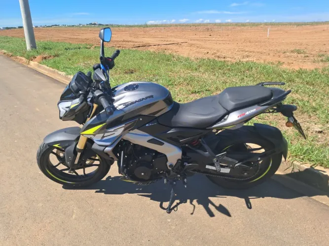 Moto bajaj dominar 400 2026