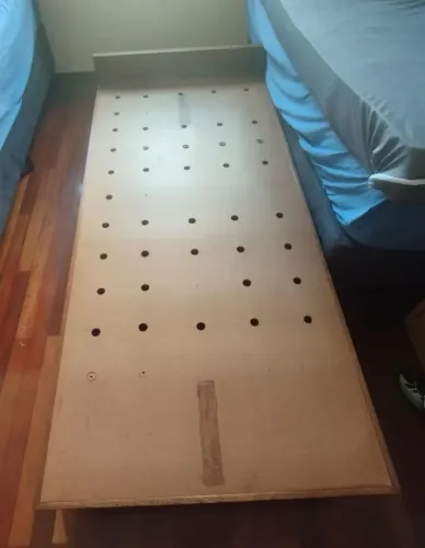 Cama de Solteiro de Madeira